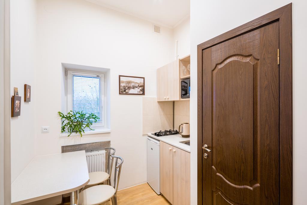Apartment On Khmelnytskogo Street Lviv Exterior foto